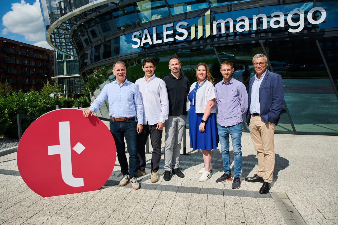 SALESmanago przejmuje Thulium od Spire Capital Partners, ujednolicając marketing i obsługę klienta, by stworzyć płynne, spersonalizowane doświadczenia zakupowe oparte na AI